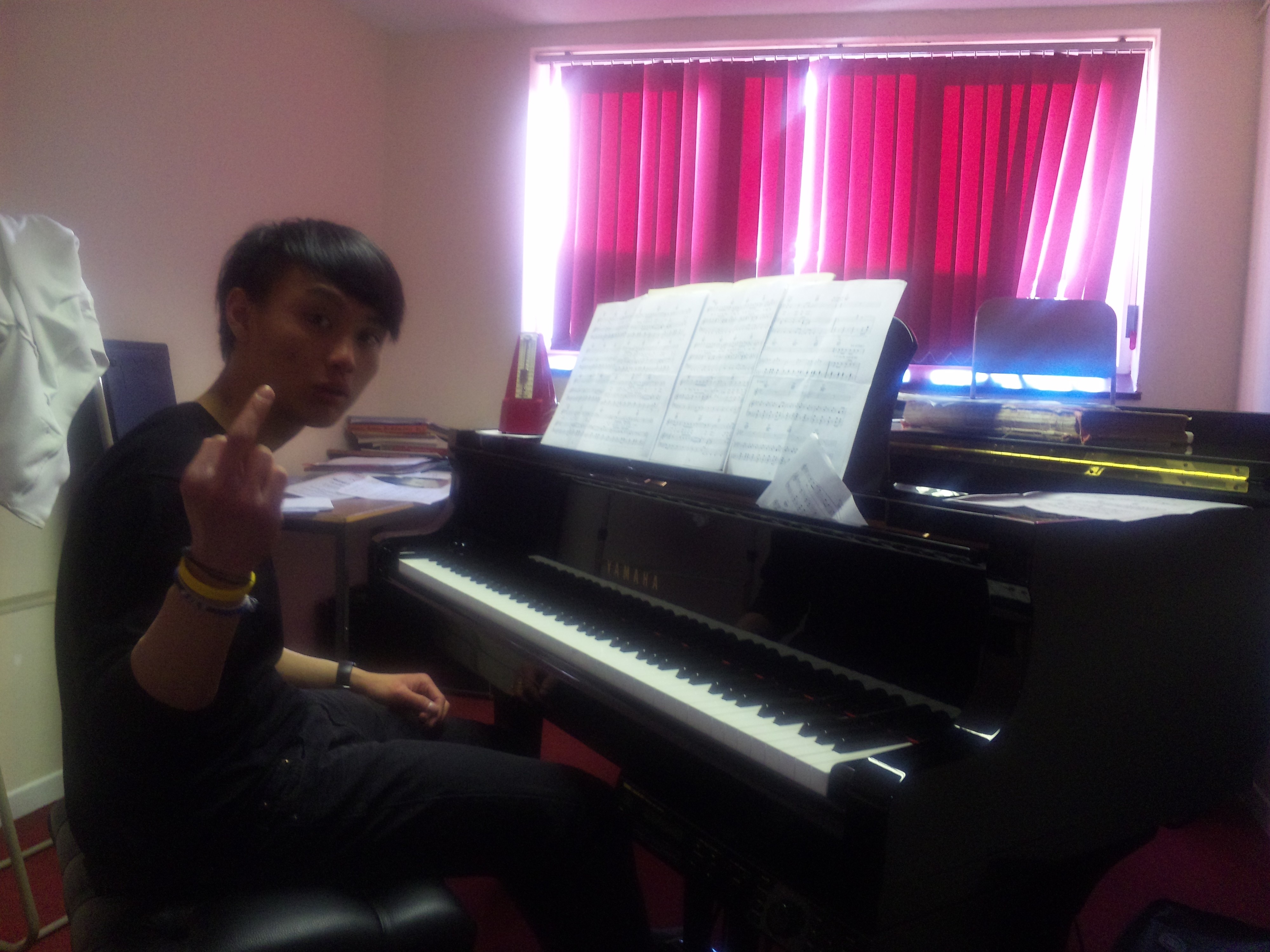 phòng piano (Athena chụp - 2010-04-07)